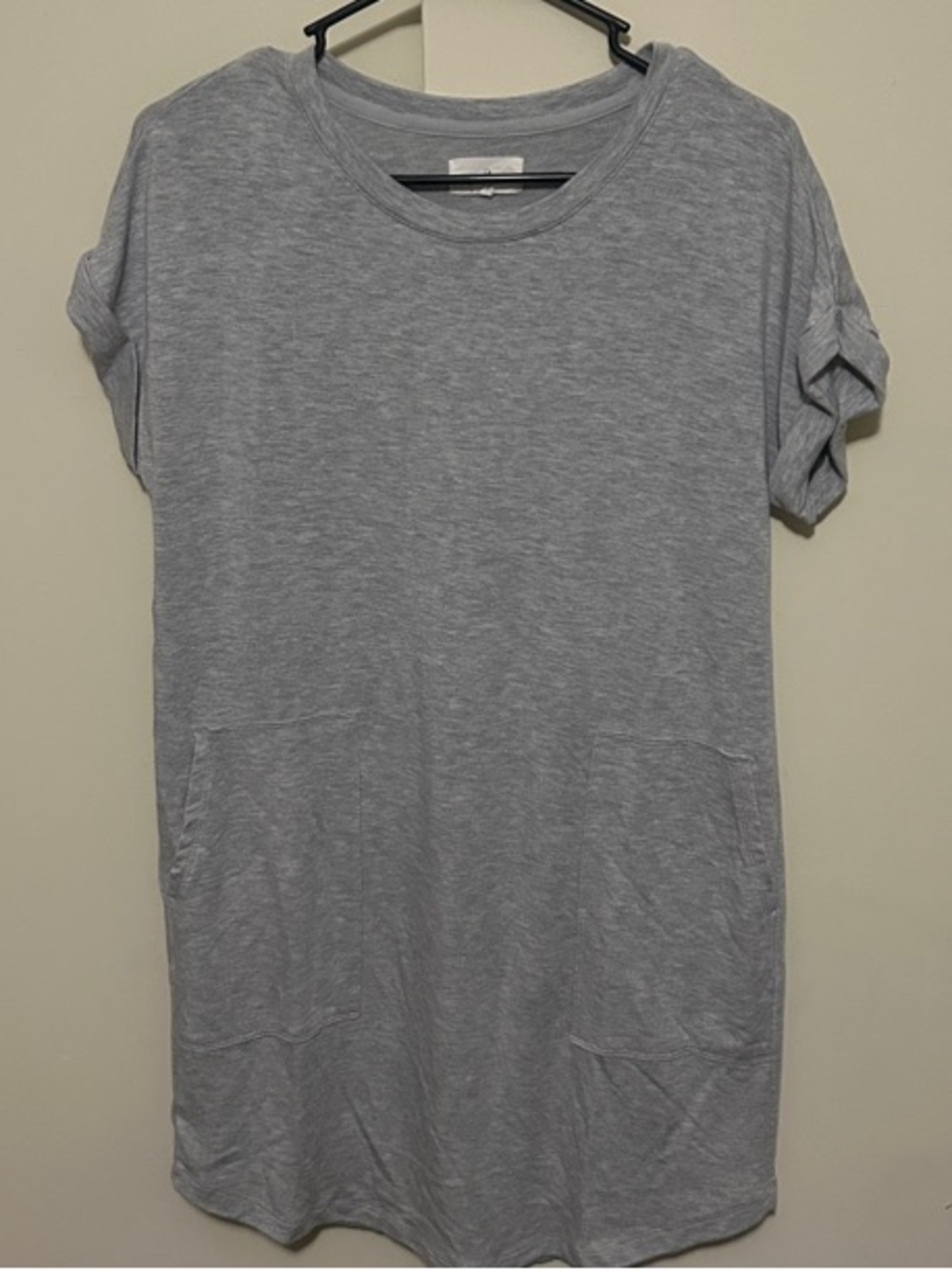 Lou & Grey Light Gray Short Sleeve Tee Dress with big Pockets in front